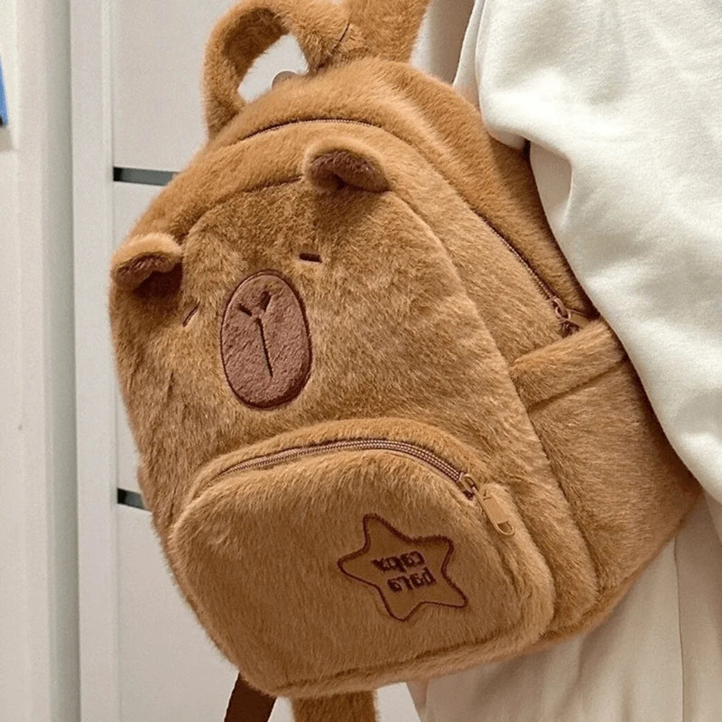 Mochila de Pelúcia Capivara